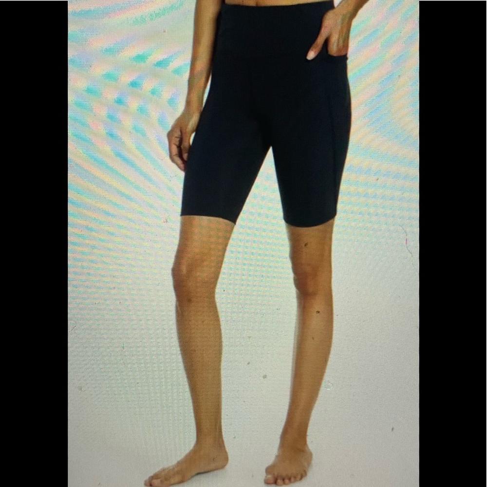 Zella Studio Lite Pocket Bike Shorts NWT Medium
